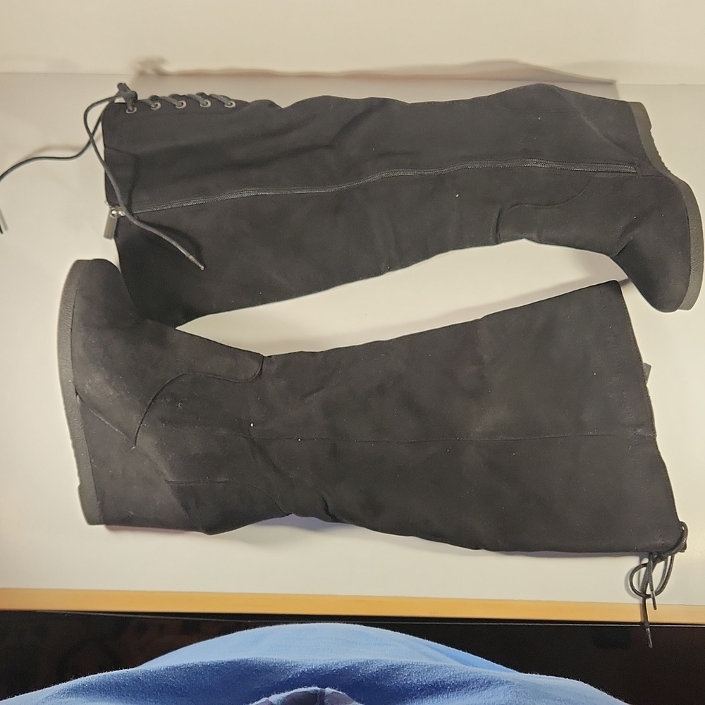 Torrid knee high wide calf wedge boots black suede 8w